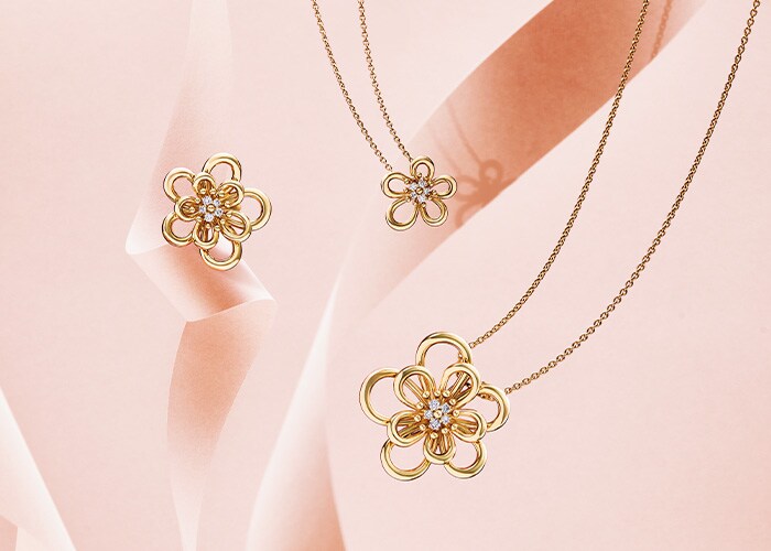 軽やかなエレガンスに満ちた「ヴァン クリーフ＆アーペル」の最新作！ 優美に咲き誇る“フラワーレース”