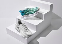 「フェンディ」から超軽量スニーカー「フェンディ フライト」。6cmソールの“軽さ”という革新