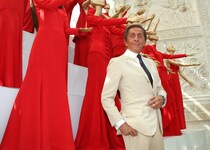 イタリアのファッションデザイナー、ヴァレンティノ・ガラヴァーニが93歳で死去。その生涯を振り返る