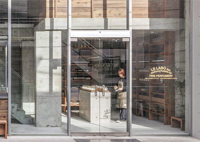 成長を続ける香水市場。その理由は？