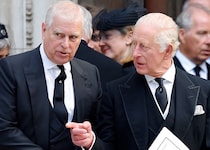 英国のアンドリュー元王子の逮捕、兄チャールズ国王が捜査当局に「全面的な協力」を表明