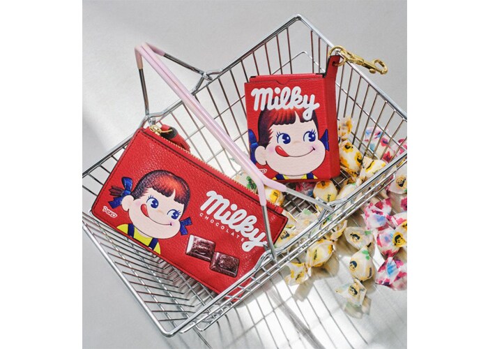 「アニヤ・ハインドマーチ」から、「milky」をモチーフにしたレザーアイテム発売