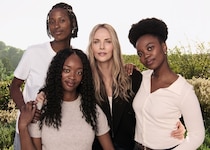 【国際女性デー】シャーリーズ・セロンが伝える南アフリカの女性たちの声。癒やしが未来をつくる