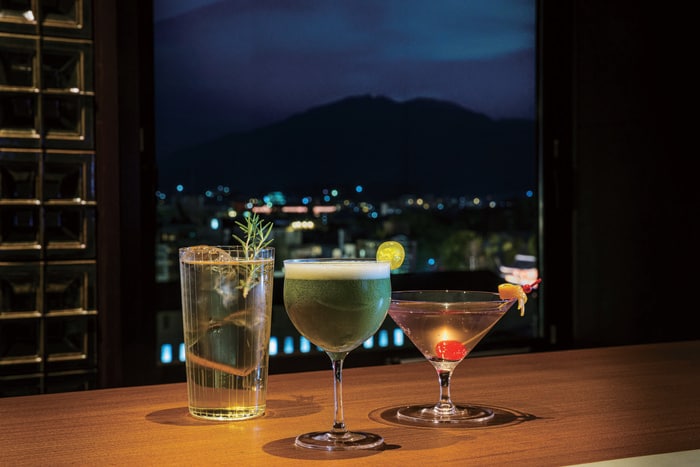 マウント比叡（中央）