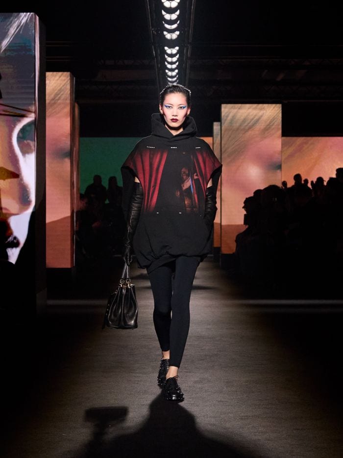 バレンシアガ2026冬コレクションのルック