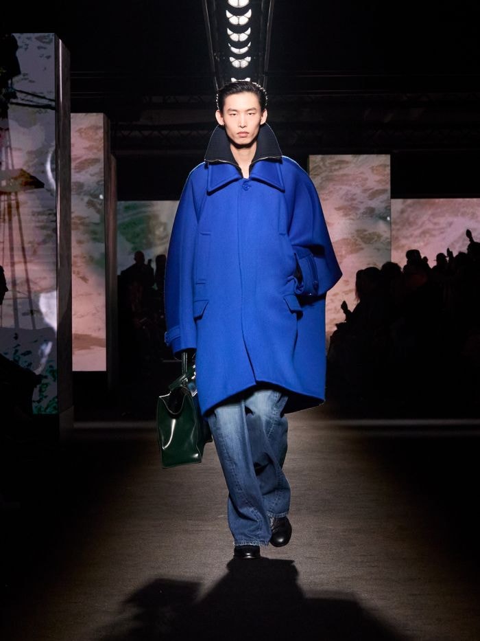 バレンシアガ2026冬コレクションのルック