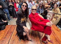 5月1日日米同時公開！ 映画『プラダを着た悪魔2』の初プレミアにアン・ハサウェイが印象的なルックで登場