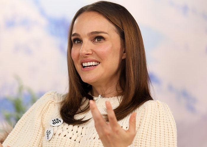 ナタリー・ポートマン44歳が第3子妊娠を発表。パリシックなマタニティスタイルが注目の的に！